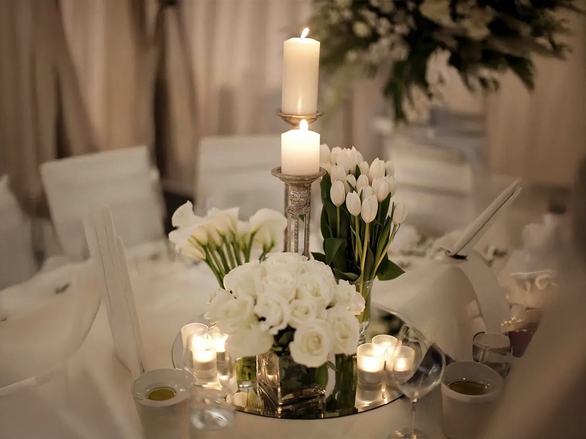 Aranjament floral elegant pentru evenimente