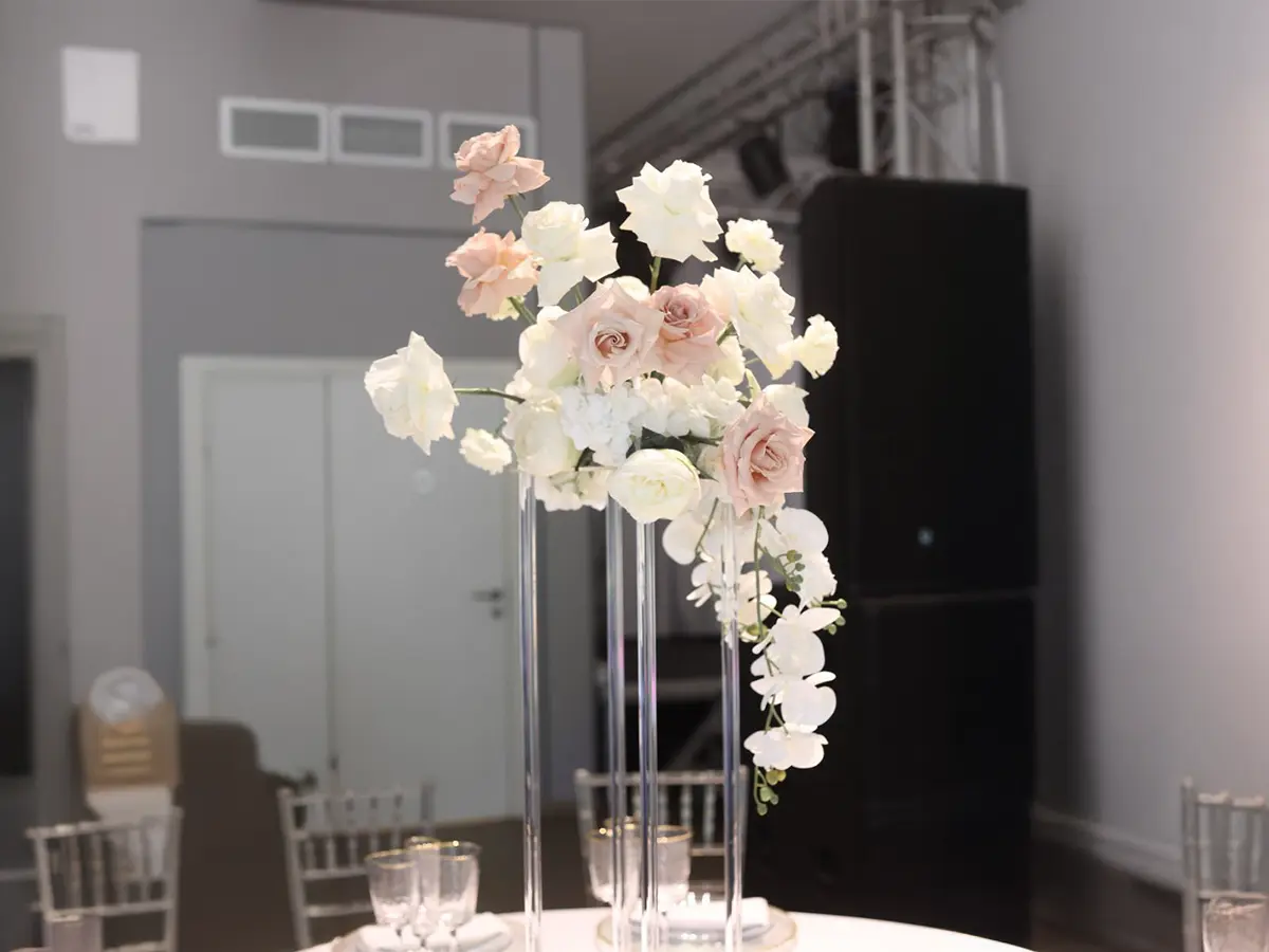 Aranjament floral elegant pentru evenimente
