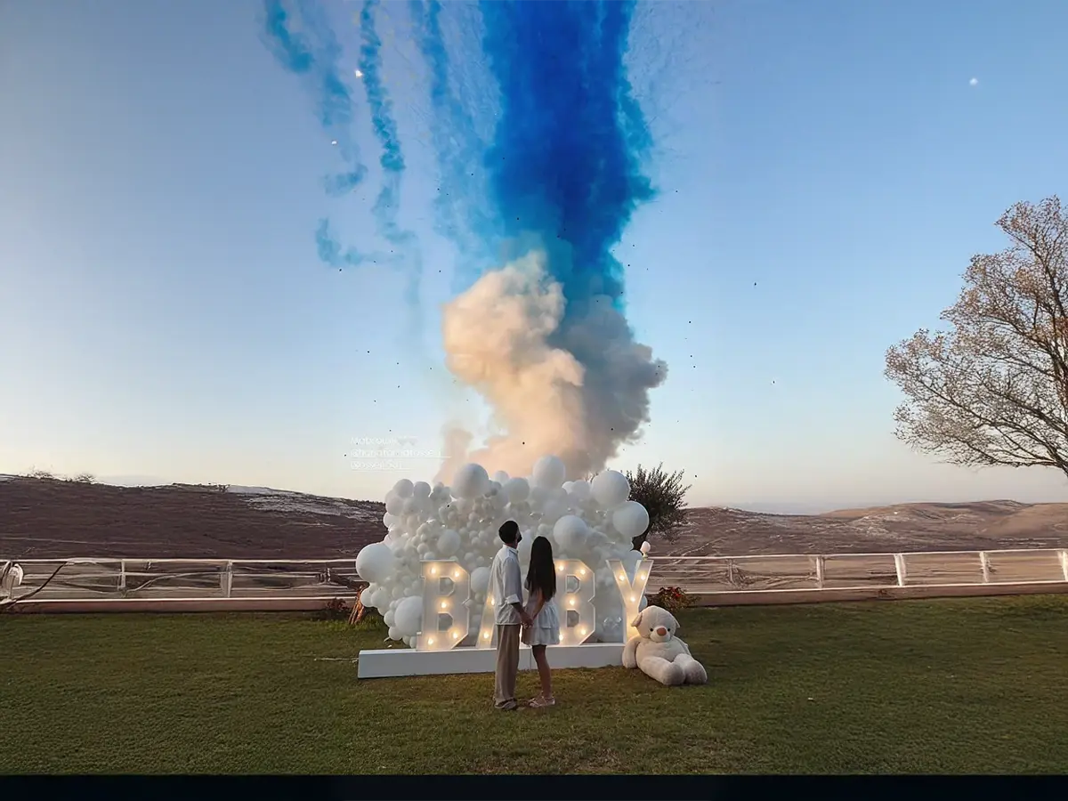 Artificii Gender Reveal pentru anunțarea genului bebelușului Infinity Luxury Events