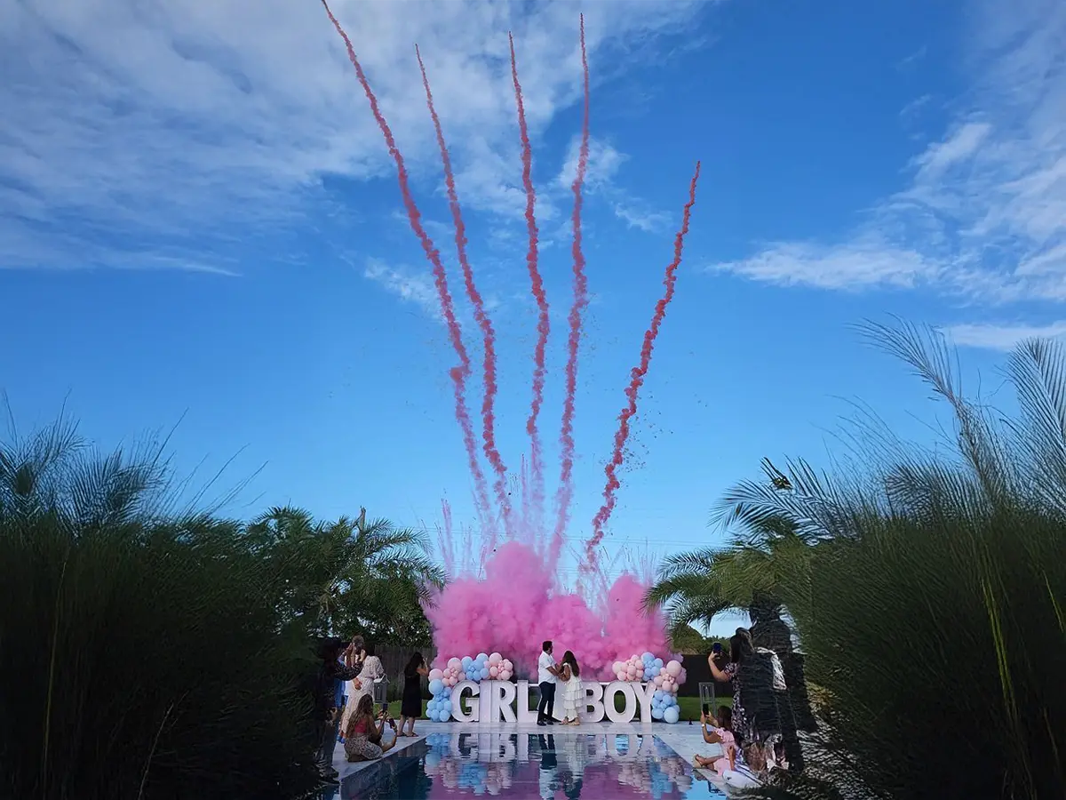 Artificii Gender Reveal pentru anunțarea genului bebelușului Infinity Luxury Events