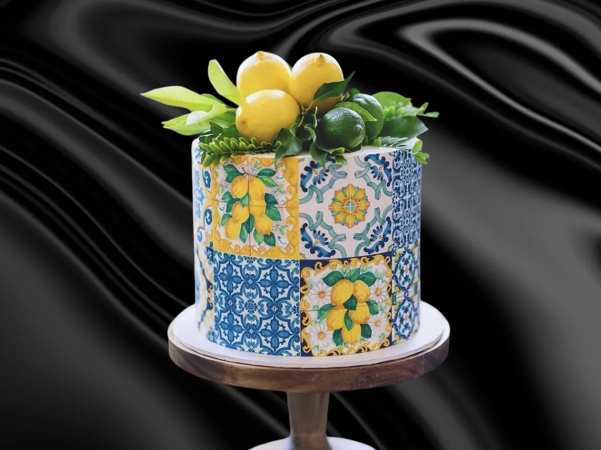 Tort personalizat elegant pentru evenimente de lux Infinity Luxury Events