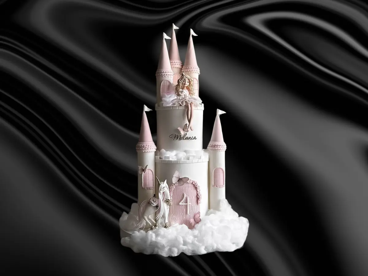 Tort personalizat elegant pentru evenimente de lux Infinity Luxury Events